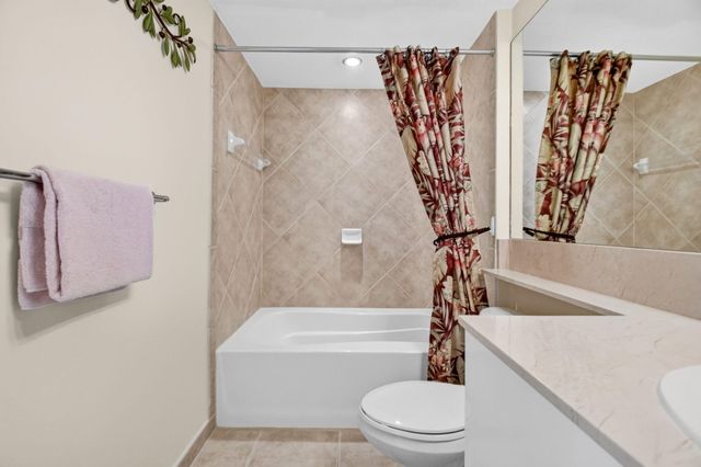 625 Casa Loma Boulevard 1002, Boynton Beach, FL 33435