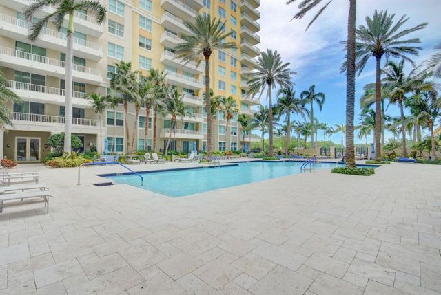 625 Casa Loma Boulevard 1002, Boynton Beach, FL 33435