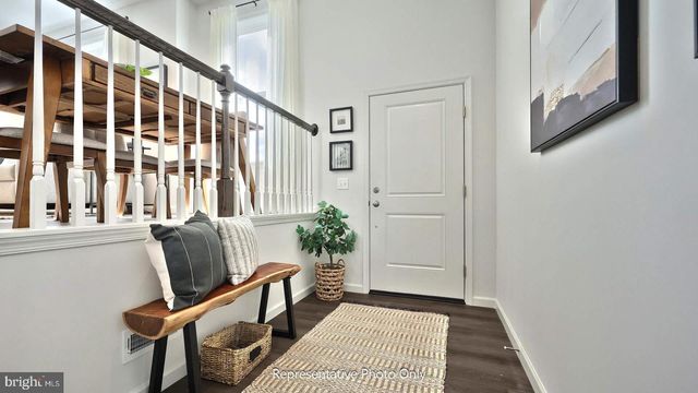 28 N CONIFER DR, Elizabethtown, PA 17022