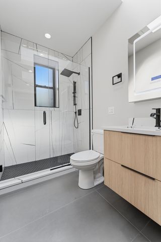 7518 N Eastlake Terrace 2, Chicago, IL 60626