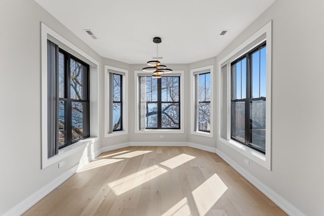 7518 N Eastlake Terrace 2, Chicago, IL 60626