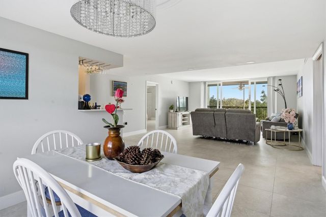 3910 Inverrary Boulevard 708-B, Lauderhill, FL 33319