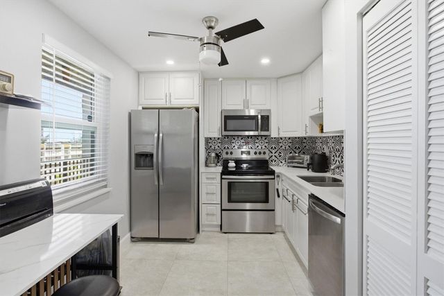 3910 Inverrary Boulevard 708-B, Lauderhill, FL 33319