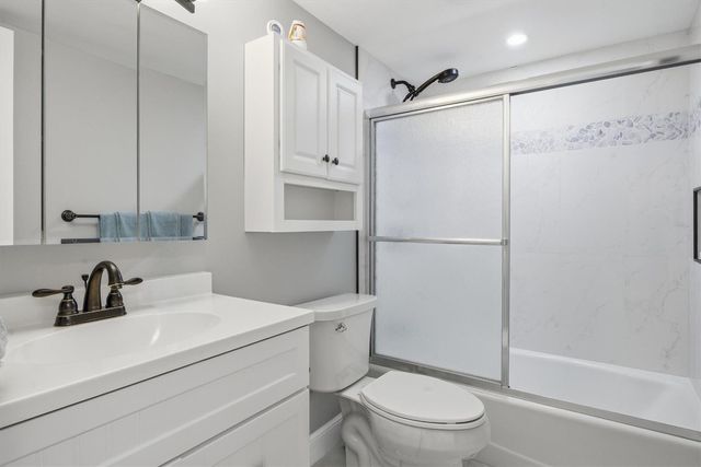 3910 Inverrary Boulevard 708-B, Lauderhill, FL 33319