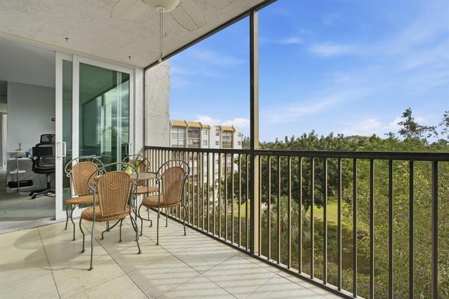 3910 Inverrary Boulevard 708-B, Lauderhill, FL 33319