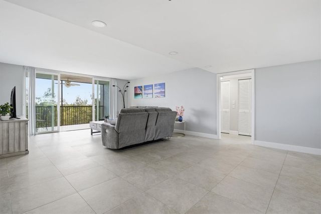 3910 Inverrary Boulevard 708-B, Lauderhill, FL 33319