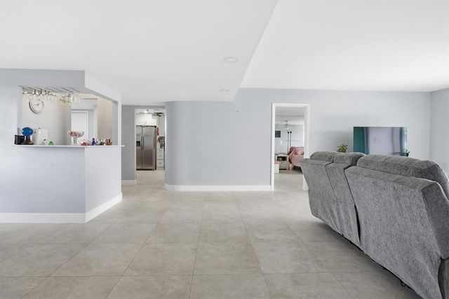 3910 Inverrary Boulevard 708-B, Lauderhill, FL 33319