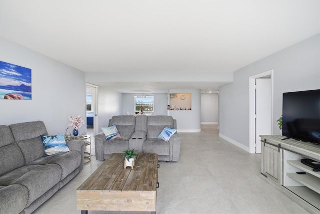 3910 Inverrary Boulevard 708-B, Lauderhill, FL 33319