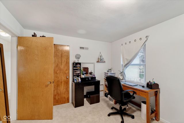 1921 E 10th Street, Anderson, IN 46012