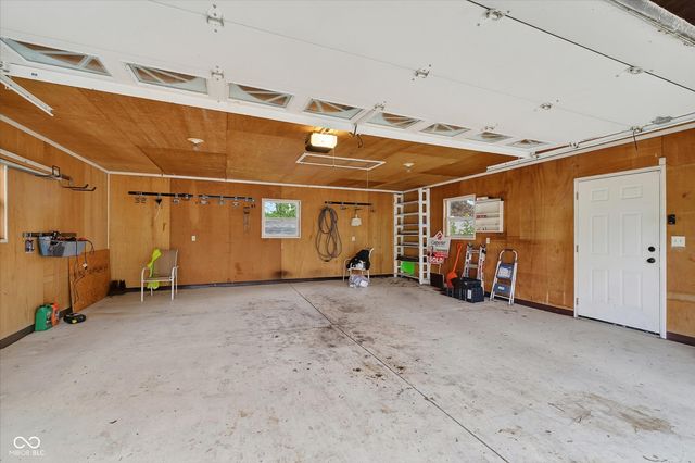 1921 E 10th Street, Anderson, IN 46012