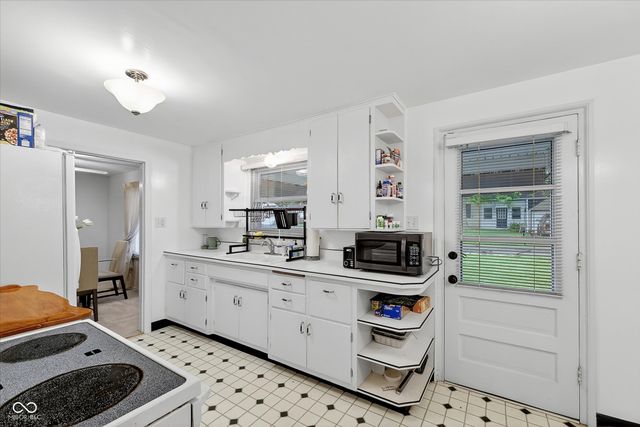 1921 E 10th Street, Anderson, IN 46012