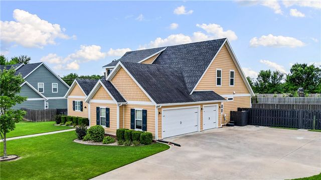 553 Kensington, Cave Springs, AR 72718