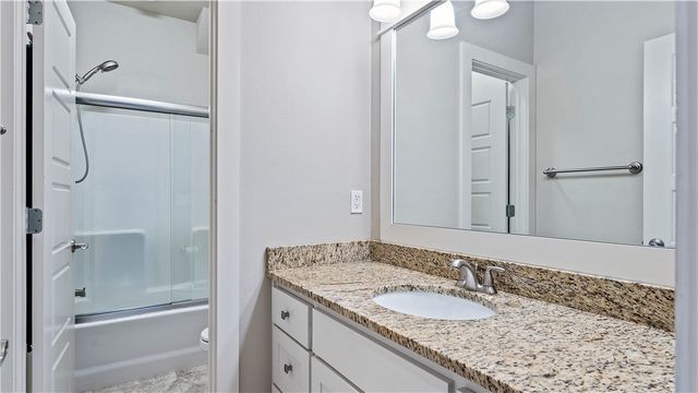 553 Kensington, Cave Springs, AR 72718