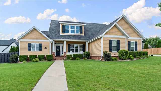 553 Kensington, Cave Springs, AR 72718
