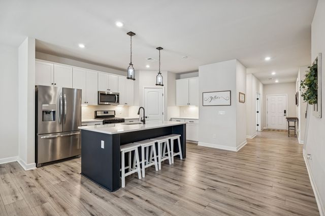 4315 Socata Ct, Cross Plains, TN 37049