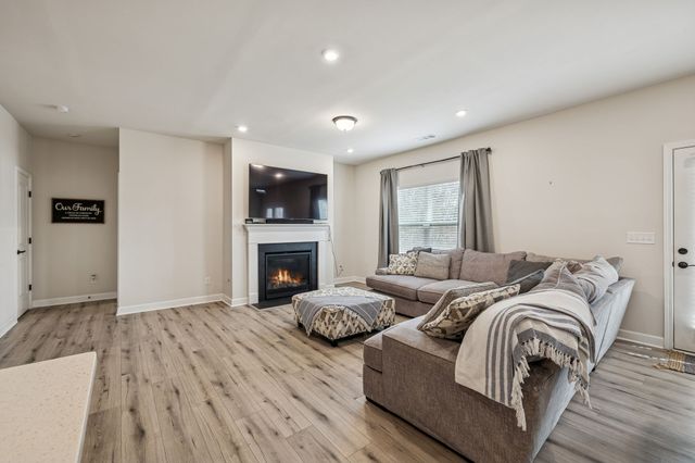 4315 Socata Ct, Cross Plains, TN 37049