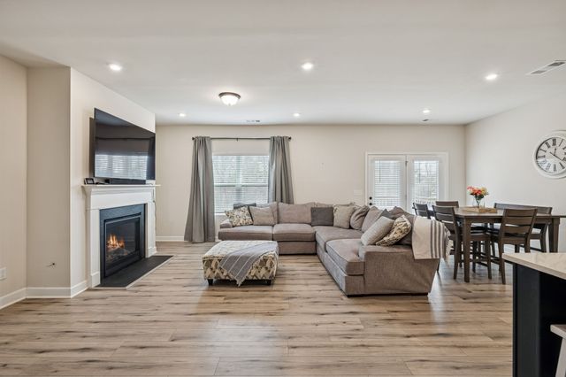 4315 Socata Ct, Cross Plains, TN 37049