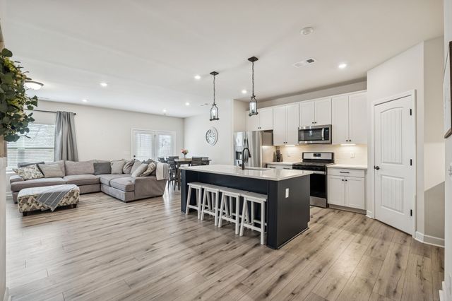 4315 Socata Ct, Cross Plains, TN 37049