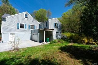 21 Van Dam Road, Hyde Park, NY 12538