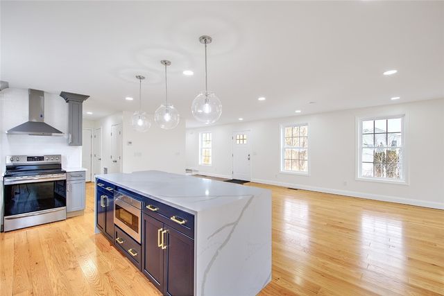 29 Graves Avenue, North Smithfield, RI 02896