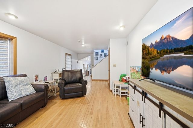 72 Hudson Dr, West Milford Twp., NJ 07480