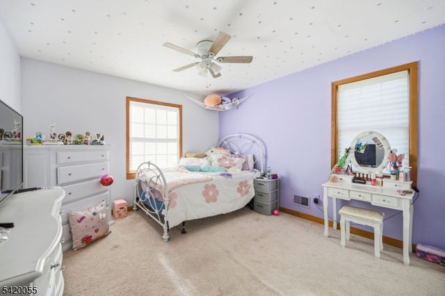 72 Hudson Dr, West Milford Twp., NJ 07480