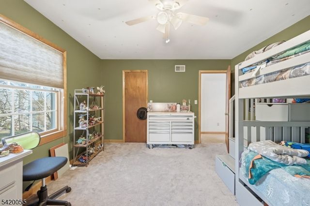 72 Hudson Dr, West Milford Twp., NJ 07480