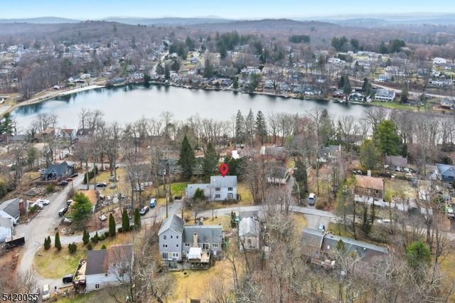 72 Hudson Dr, West Milford Twp., NJ 07480