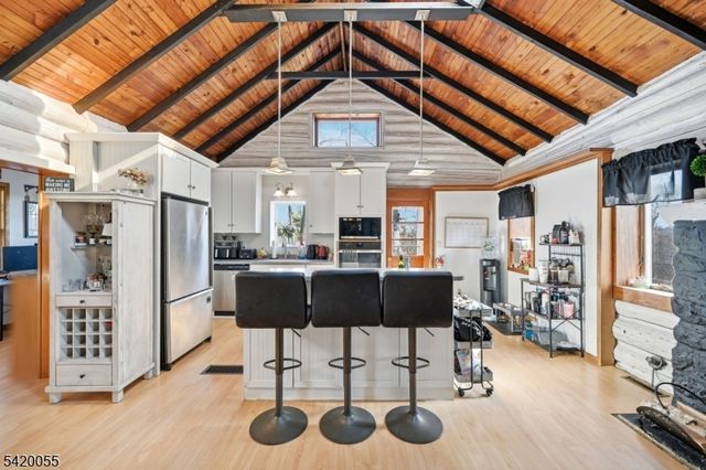 72 Hudson Dr, West Milford Twp., NJ 07480