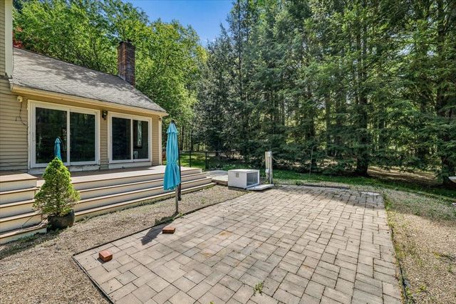5 Cobblestone Place, Merrimack, NH 03054