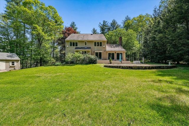 5 Cobblestone Place, Merrimack, NH 03054
