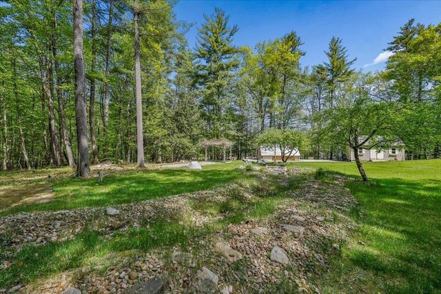 5 Cobblestone Place, Merrimack, NH 03054