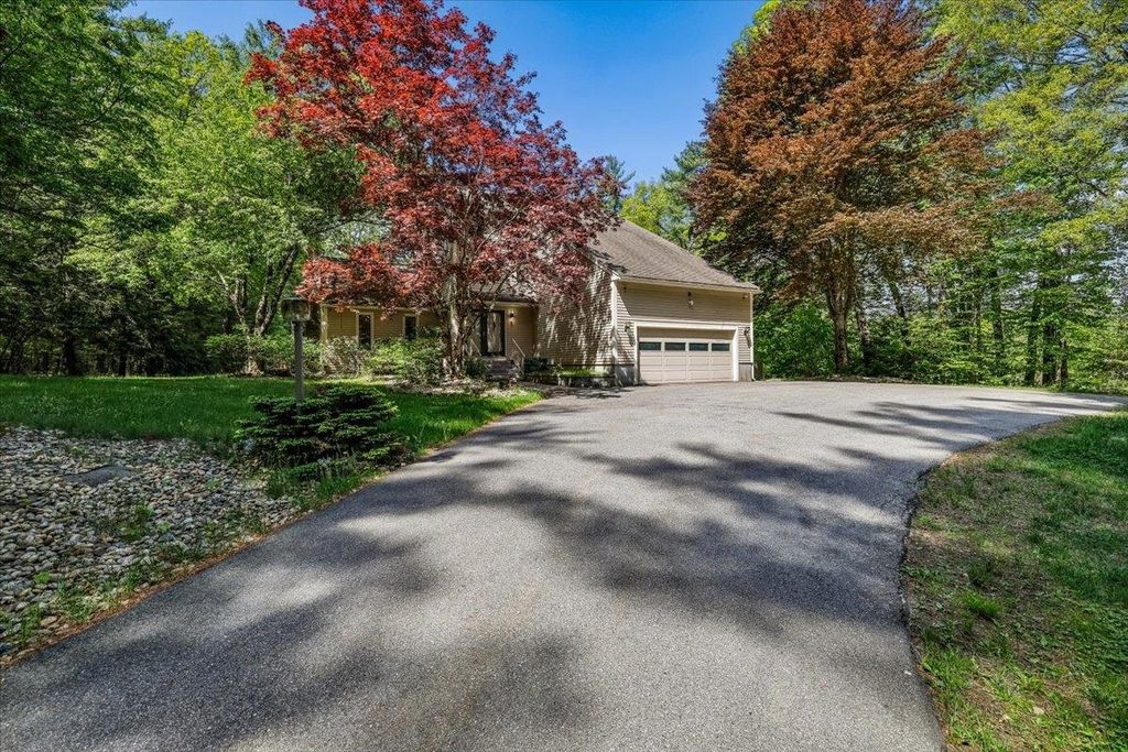 5 Cobblestone Place, Merrimack, NH 03054