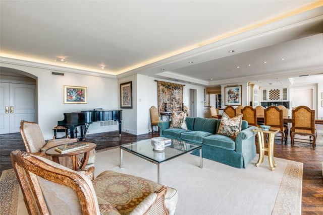 5200 Keller Springs Road 1424 & 1426, Dallas, TX 75248