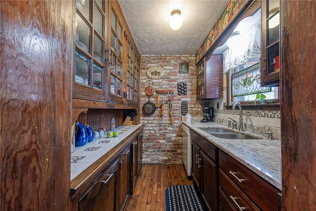 451 Walnut St, Blawnox, PA 15238