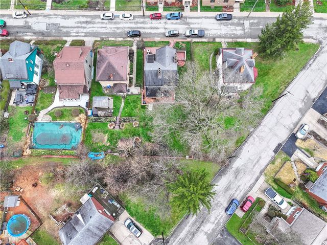 451 Walnut St, Blawnox, PA 15238