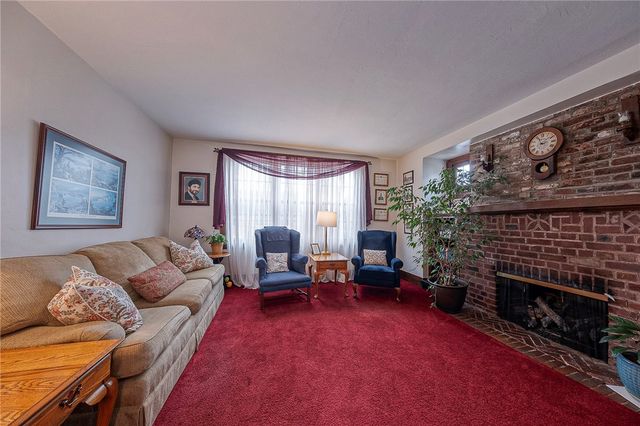 451 Walnut St, Blawnox, PA 15238