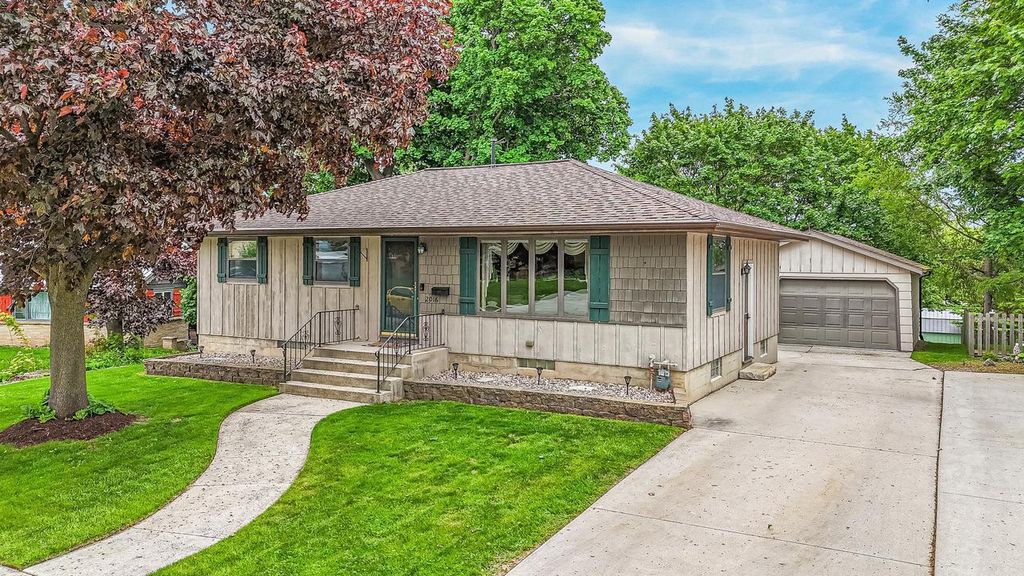 2016 MONROE STREET, New Holstein, WI 53061