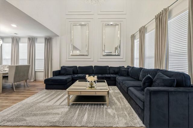 209 Turnbuckle BND, Leander, TX 78641