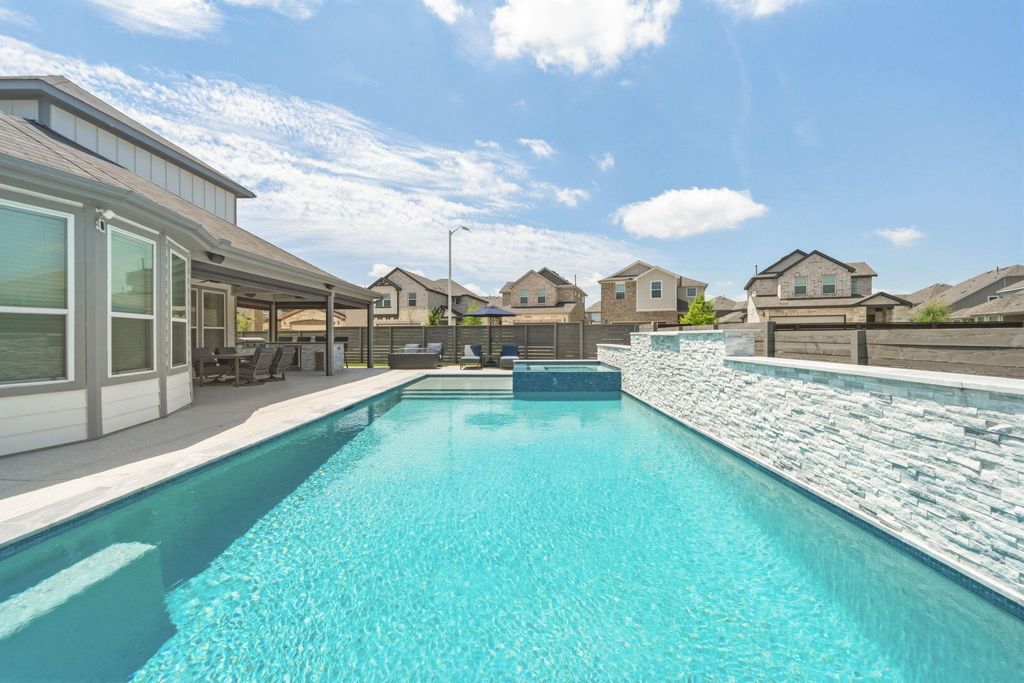 209 Turnbuckle BND, Leander, TX 78641