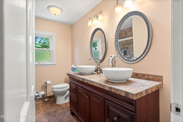 7214 Blazier Ct, Louisville, KY 40228