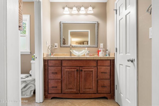 7214 Blazier Ct, Louisville, KY 40228