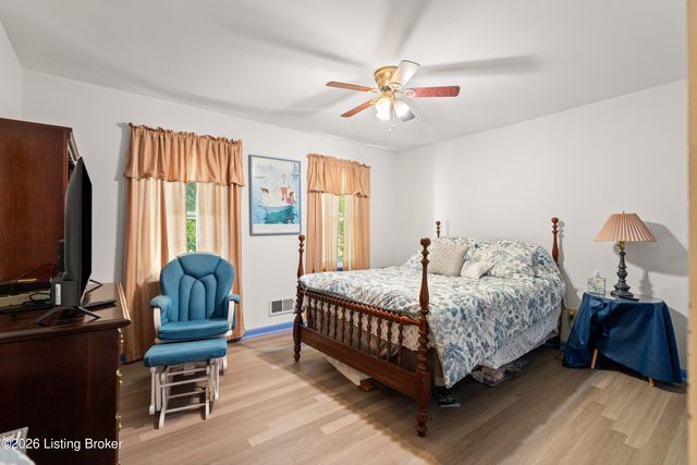 7214 Blazier Ct, Louisville, KY 40228