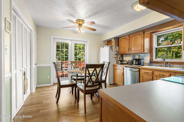 7214 Blazier Ct, Louisville, KY 40228