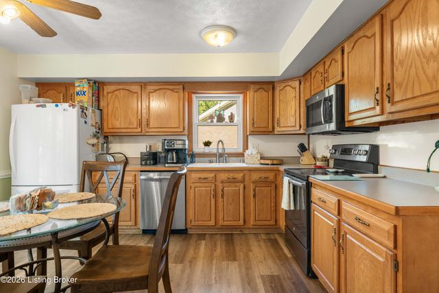 7214 Blazier Ct, Louisville, KY 40228