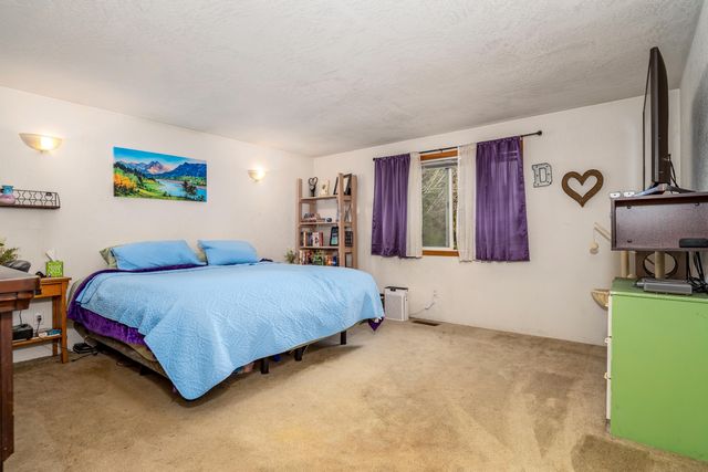 1860 Cottonwood Drive, Central Point, OR 97502