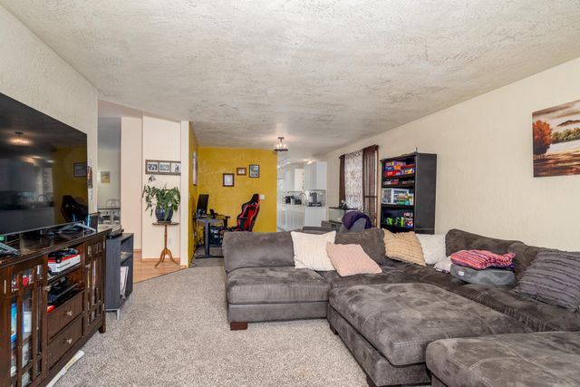 1860 Cottonwood Drive, Central Point, OR 97502