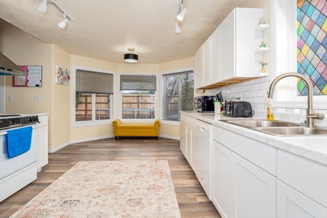 1860 Cottonwood Drive, Central Point, OR 97502