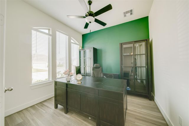 4903 Dickens Landing Drive, League City, TX 77573