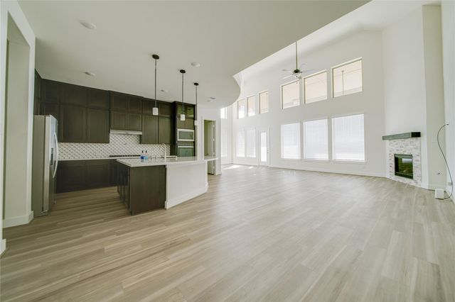 4903 Dickens Landing Drive, League City, TX 77573